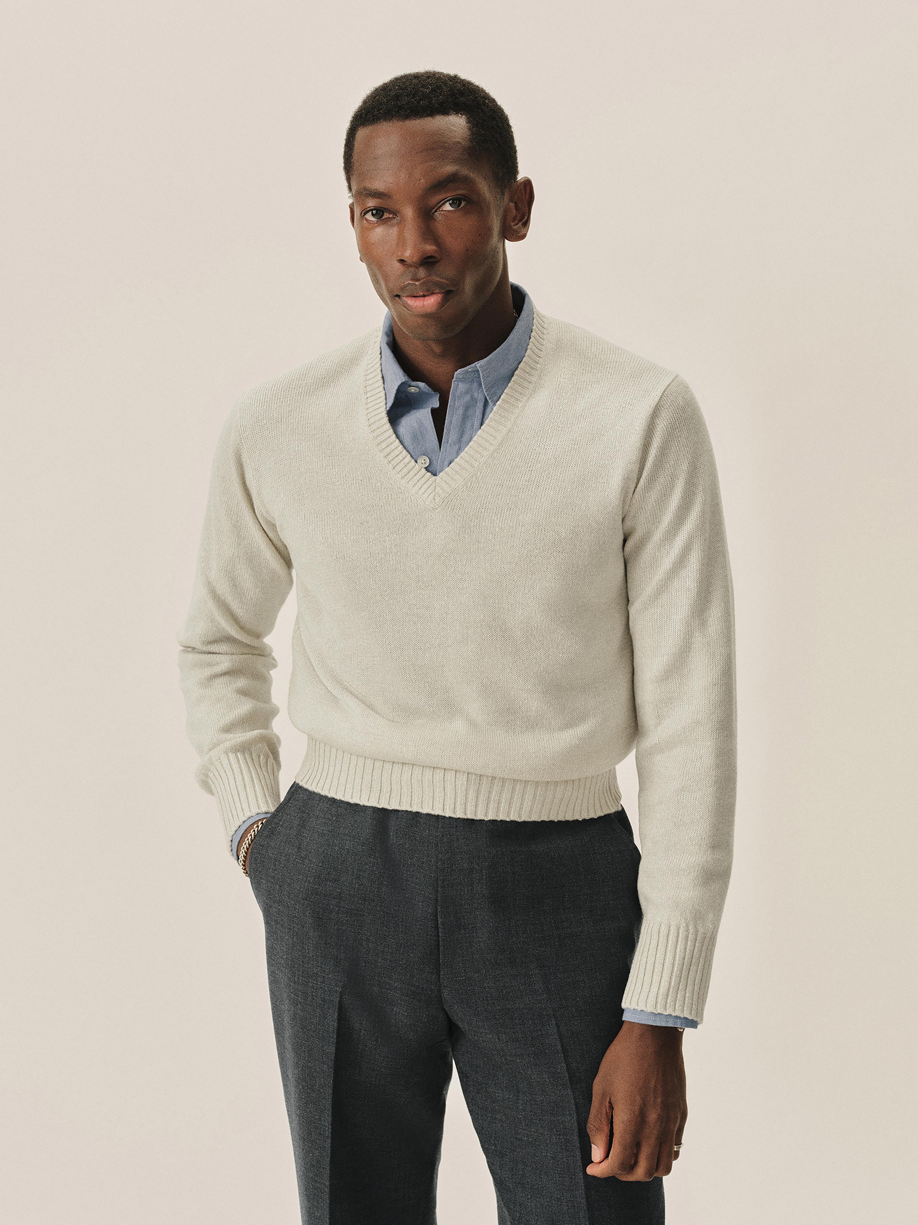 Alternative view of Natural Biella Linen Wool V Neck