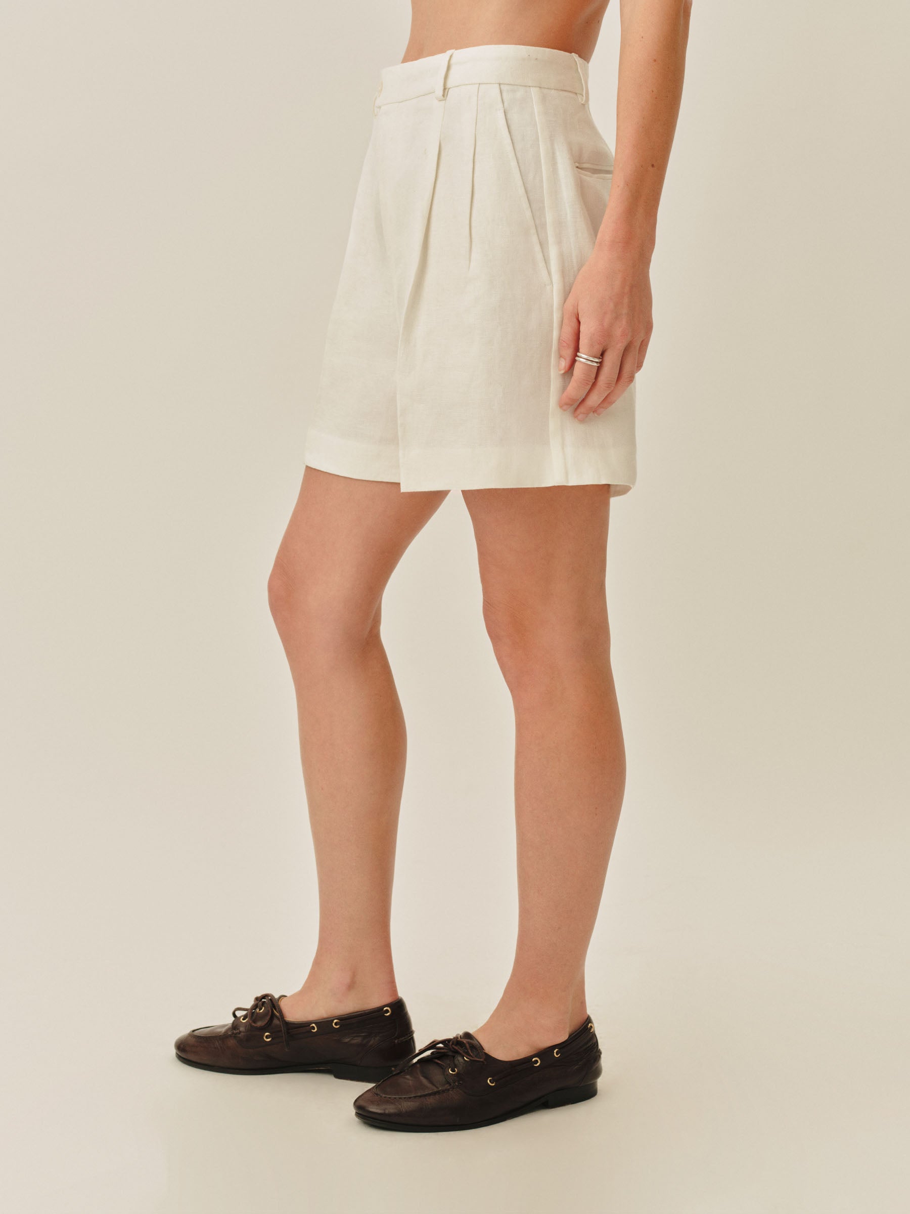 Alternative view of White Hutton Linen Short