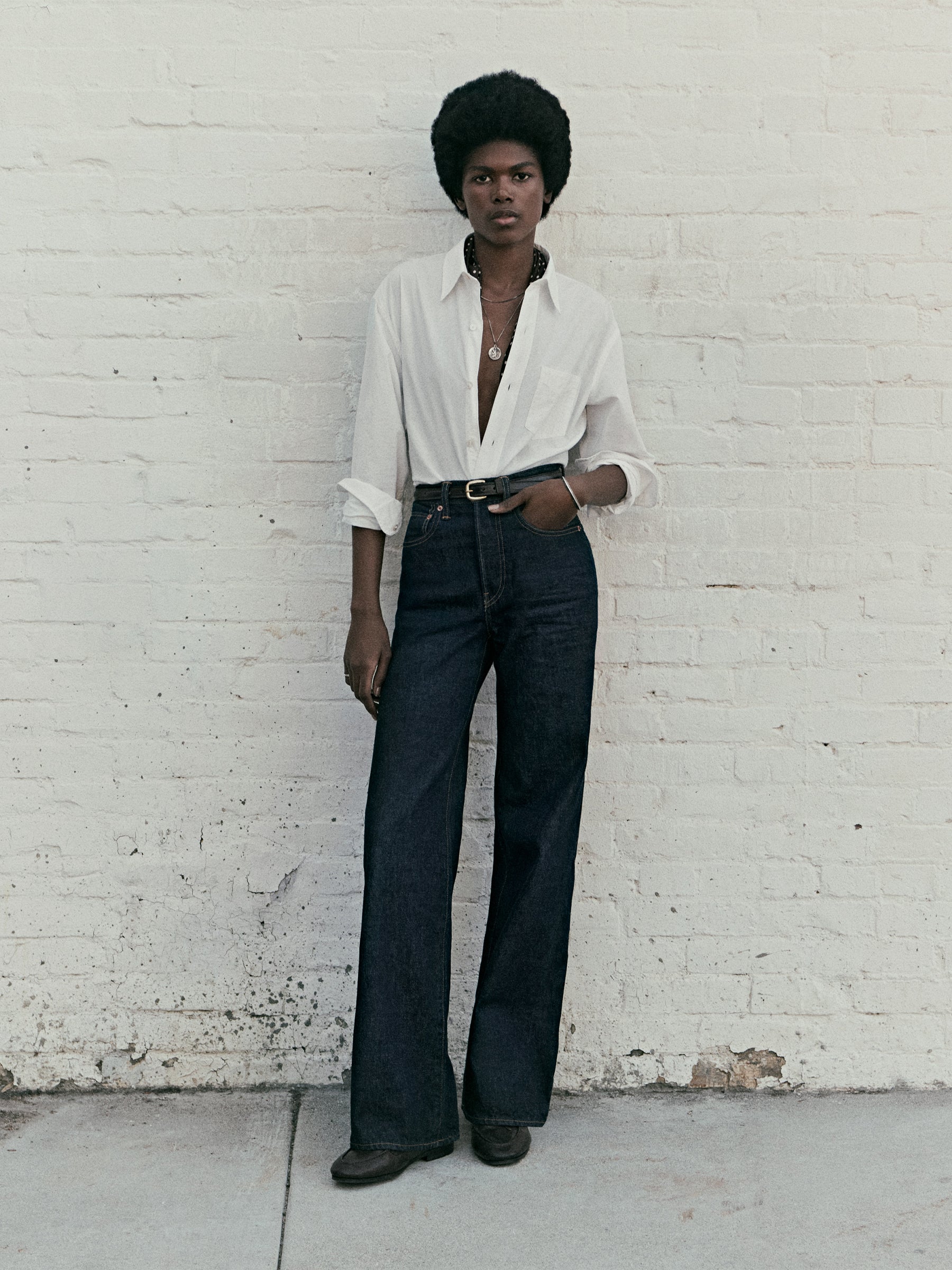 Alternative view of D046 Jet Set Jean