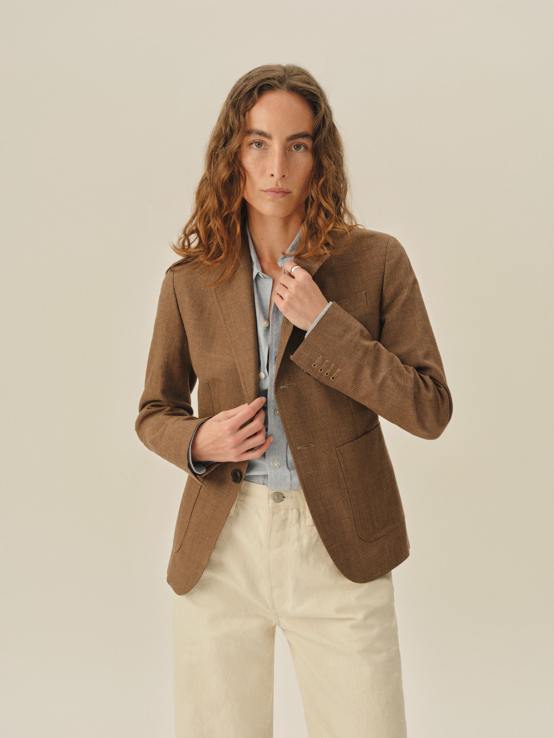 Alternative view of Rust Puppytooth Shrunken Academy Linen Blazer